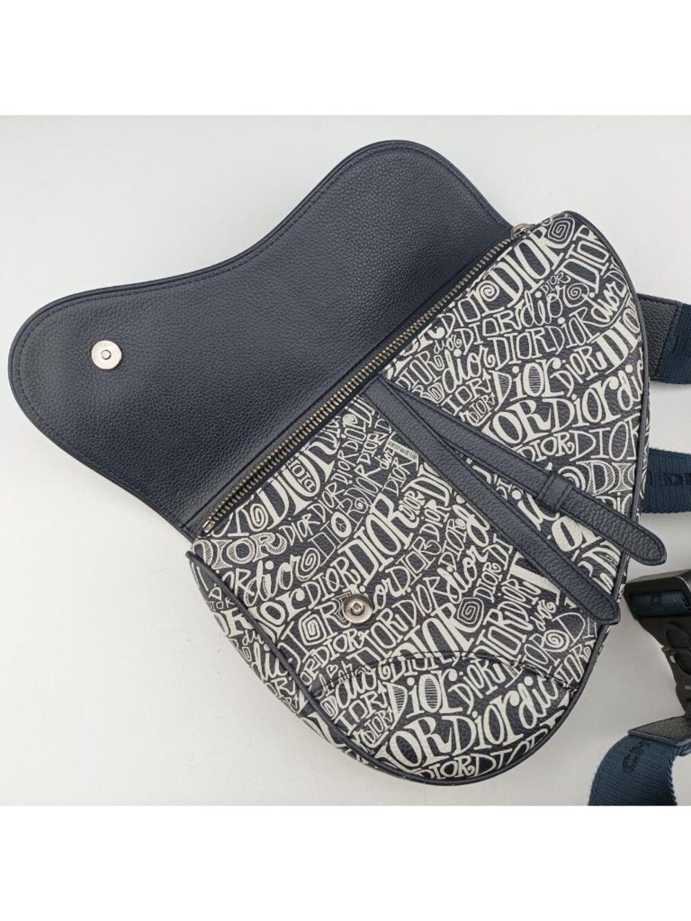 Dior Saddle Navy Leather Shoulder Bag - Picture 13 of 16